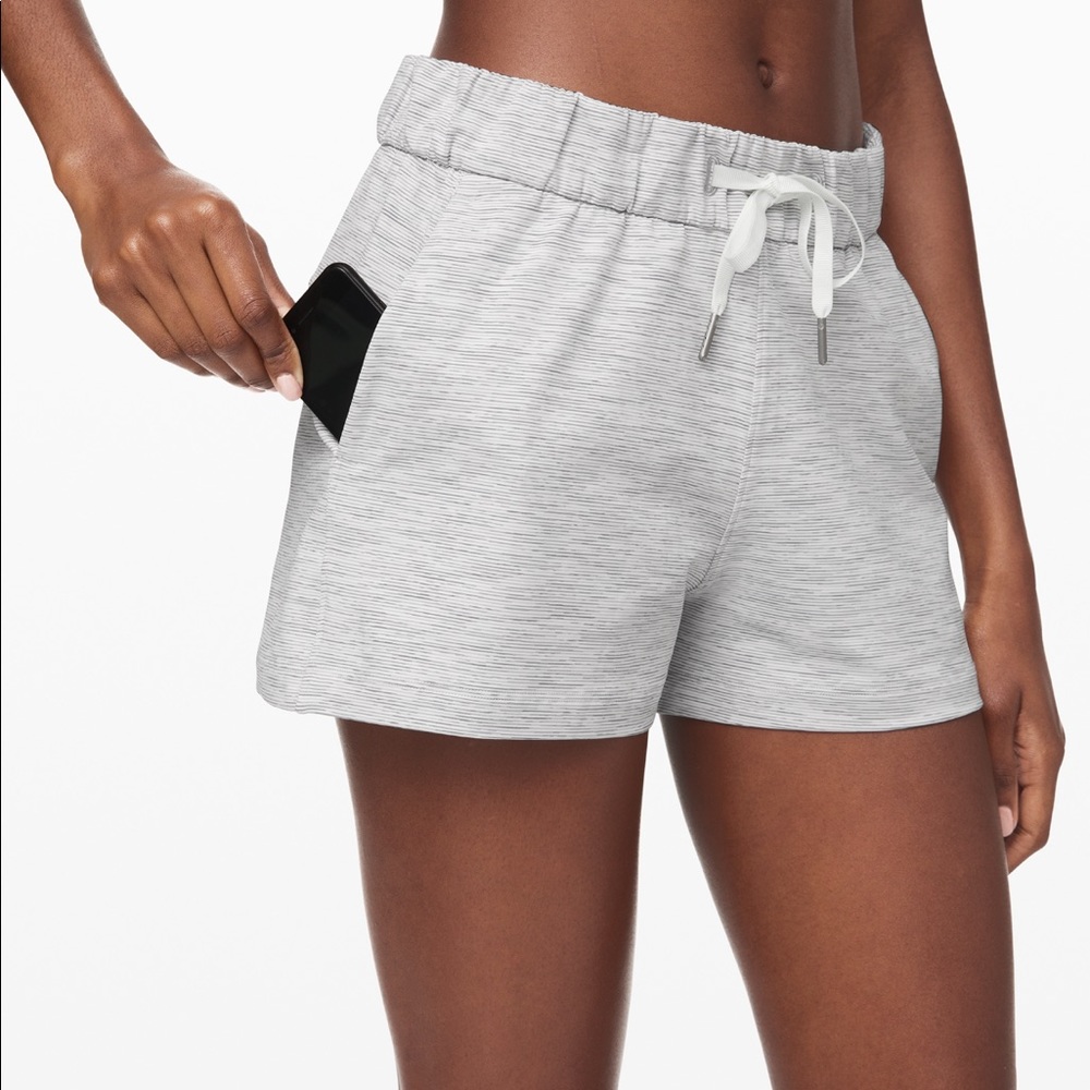 On the fly lululemon shorts NWOT size 4